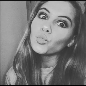 Meet your Posher, Caroline